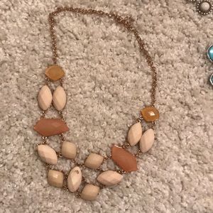 Neutral necklace